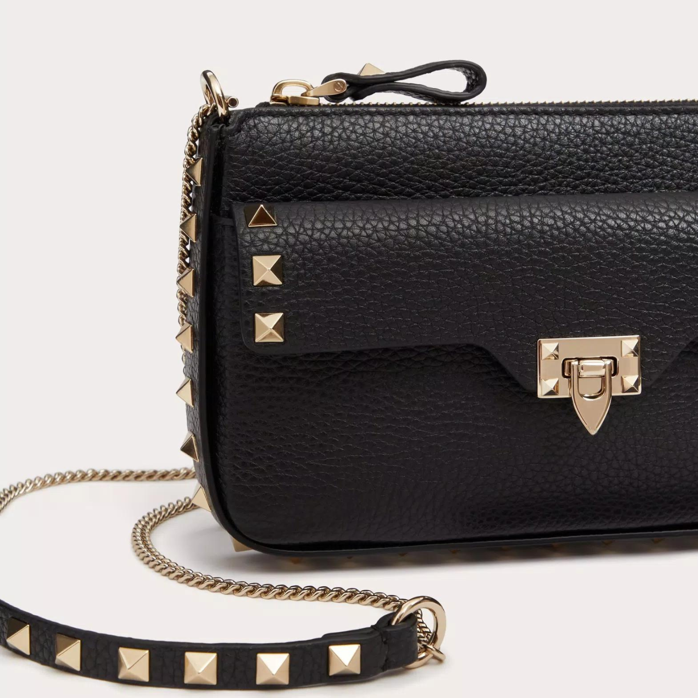 Rockstud Pouch with Chain in Black Handbags VALENTINO - LOLAMIR